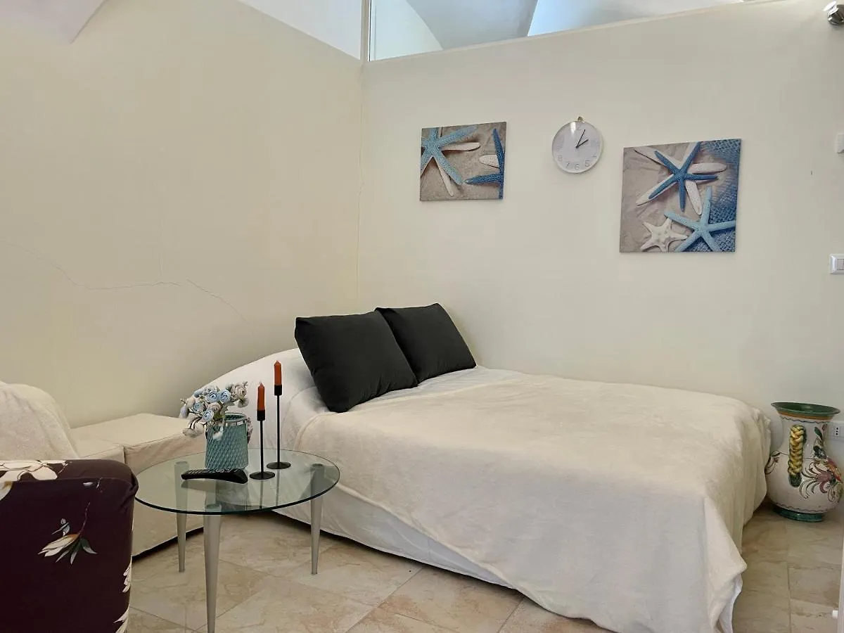 100M Dal Mare Nel Cuore Del Paese -Centrostorico Pietra Ligure Apartment